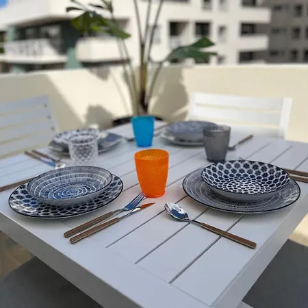 V86 - Chic Tigne Flat By The Sea *