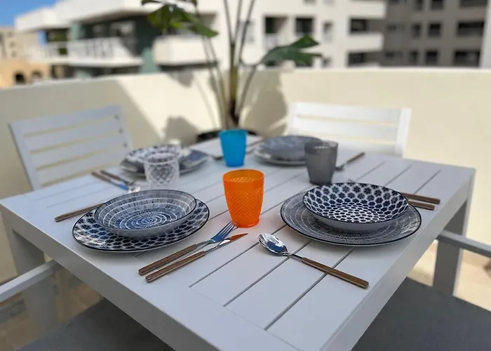 V86 - Chic Tigne Flat By The Sea *