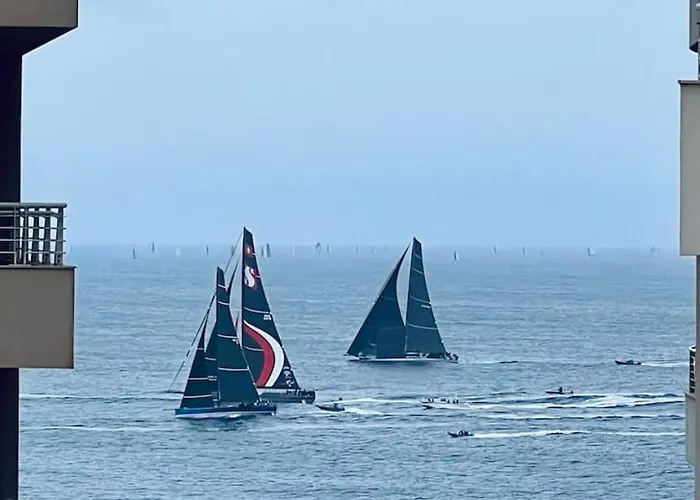 V86 - Chic Tigne Flat By The Sea *