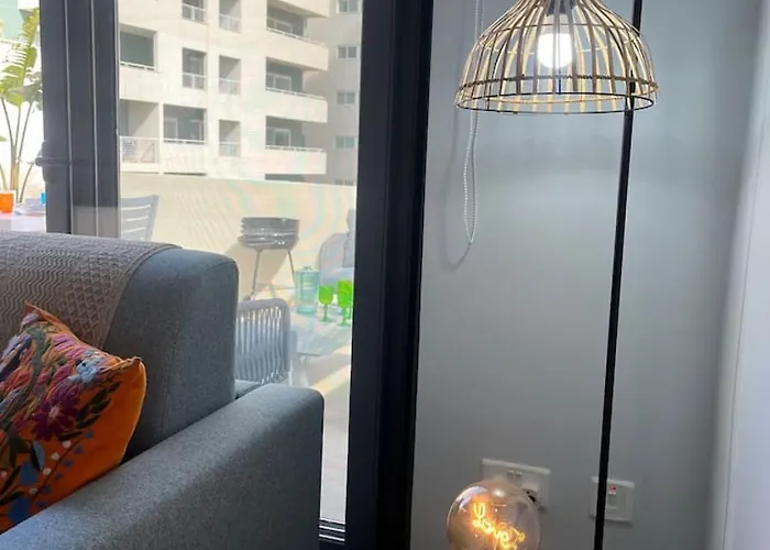 V86 - Chic Tigne Flat By The Sea * Sliema