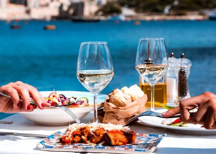 V86 - Chic Tigne Flat By The Sea *